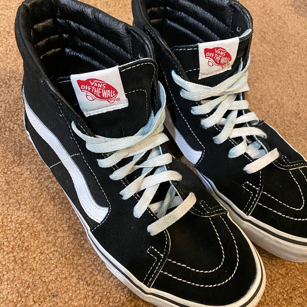 Barely worn Unisex SK8-Hi High-Top Sneakers